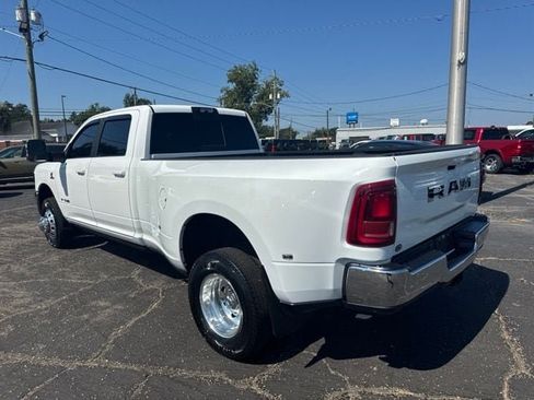 Used 2025 RAM 3500 Laramie AWD/4WD image 6