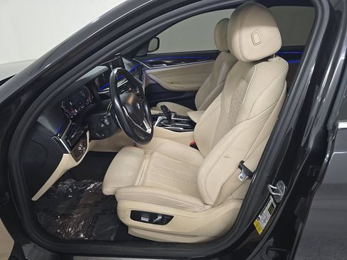 Used 2023 BMW 530i w/ Premium Package RWD image 10