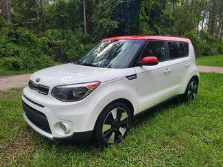 Used 2017 Kia Soul + image 1