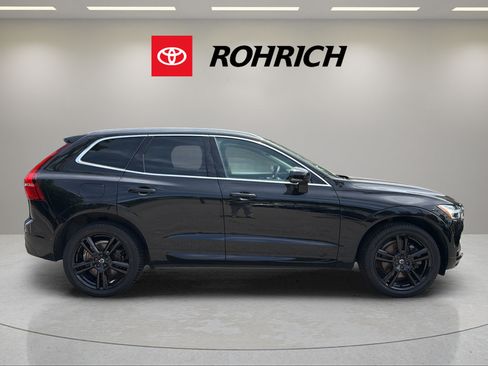 Used 2021 Volvo XC60 T6 Momentum w/ Premium Package AWD/4WD image 5