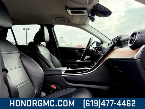 Used 2024 Mercedes-Benz GLC 300 image 20