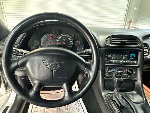 Used 2002 Chevrolet Corvette Coupe RWD image 14