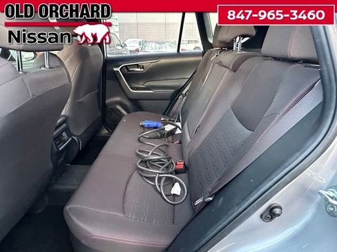 Used 2022 Toyota RAV4 SE image 14