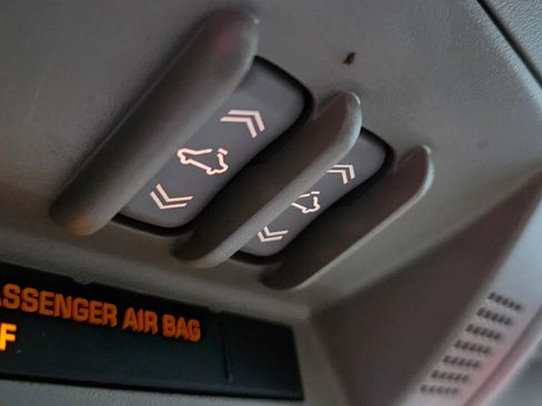 Used 2010 Cadillac STS image 47