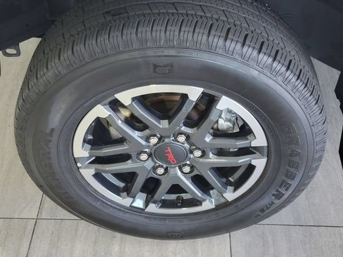 Used 2024 Toyota Tacoma TRD Sport AWD/4WD image 7