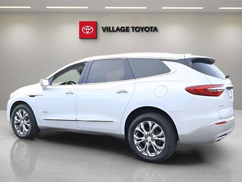Used 2018 Buick Enclave Avenir w/ Avenir Technology Package image 3