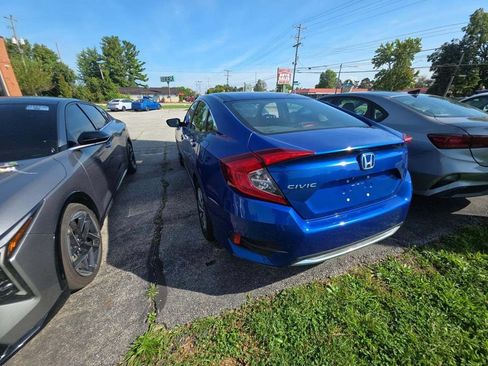 Used 2019 Honda Civic LX image 2