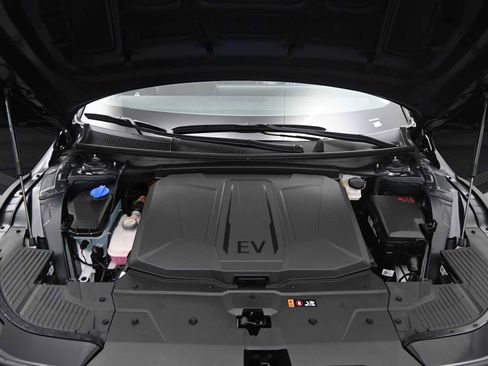 New 2025 Hyundai Ioniq 5 SE image 20