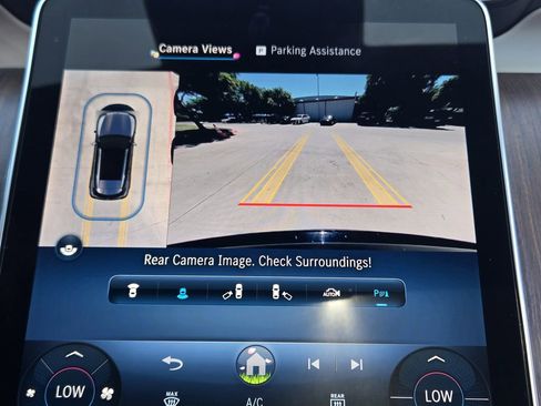 Used 2025 Mercedes-Benz GLC 300 image 22