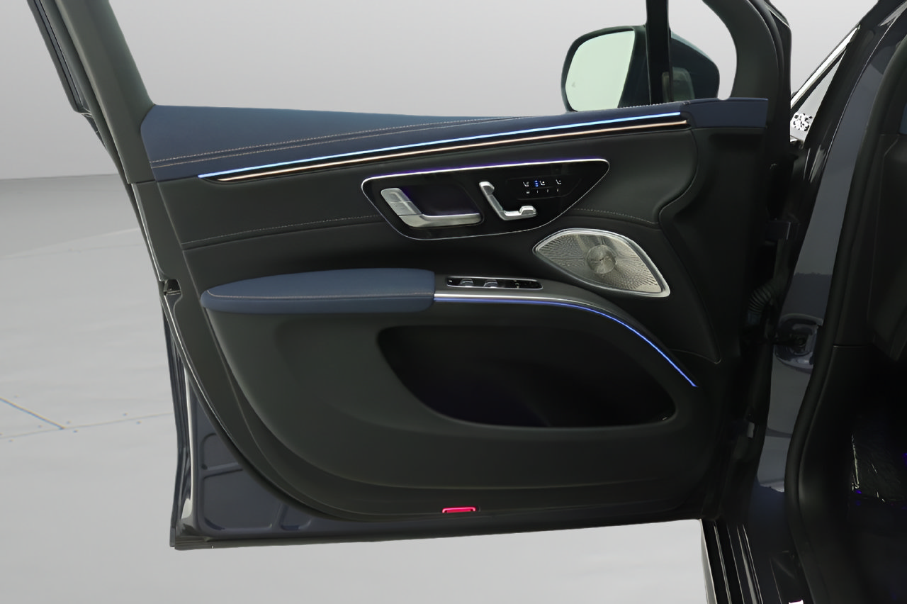 Certified 2023 Mercedes-Benz EQS 580 4MATIC SUV image 17