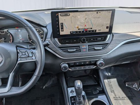Used 2023 Nissan Altima 2.5 SV w/ SV Premium Package FWD image 17