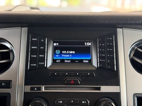 Used 2017 Ford Expedition XLT AWD/4WD image 32