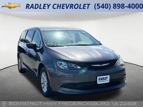 Used 2023 Chrysler Voyager LX FWD image 22