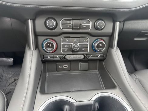 Used 2023 Chevrolet Tahoe Z71 w/ Luxury Package AWD/4WD image 28