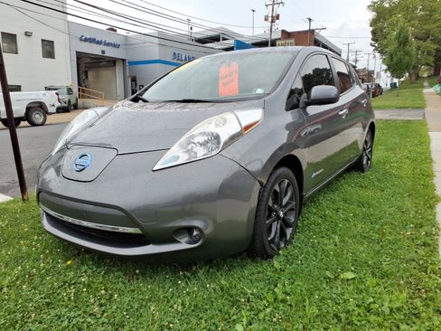 Used 2015 Nissan Leaf S FWD image 8