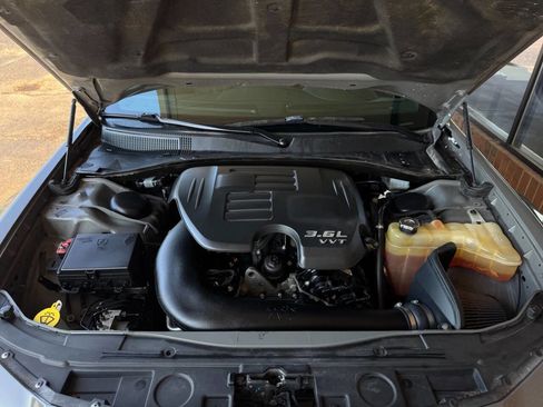 Used 2018 Chrysler 300 S image 18