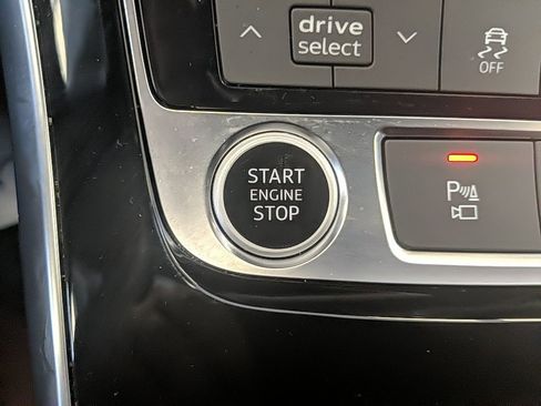 Used 2022 Audi Q8 Premium Plus w/ Premium Plus Package image 28