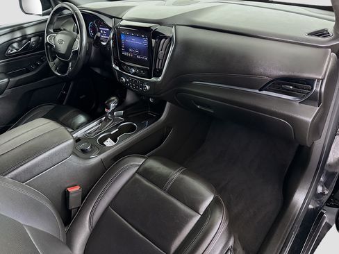 Used 2022 Chevrolet Traverse RS FWD image 30
