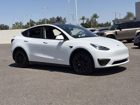 Used 2021 Tesla Model Y Long Range AWD/4WD image 3