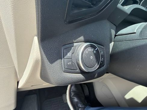 Used 2017 Ford Escape Titanium AWD/4WD image 19