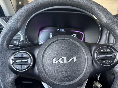 Used 2025 Kia Soul LX w/ LX Technology Package FWD image 27