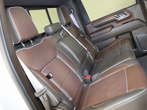 Used 2024 GMC Sierra 3500 Denali w/ Denali Reserve Package image 43