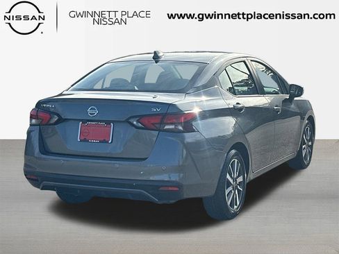 Used 2021 Nissan Versa SV image 5