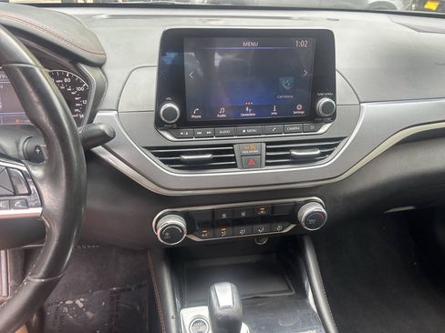 Used 2023 Nissan Altima 2.5 SR FWD image 12