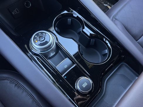 New 2026 Ford Explorer Platinum image 8