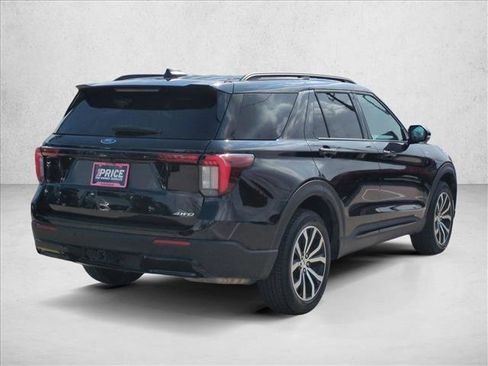 Used 2025 Ford Explorer ST-Line image 5