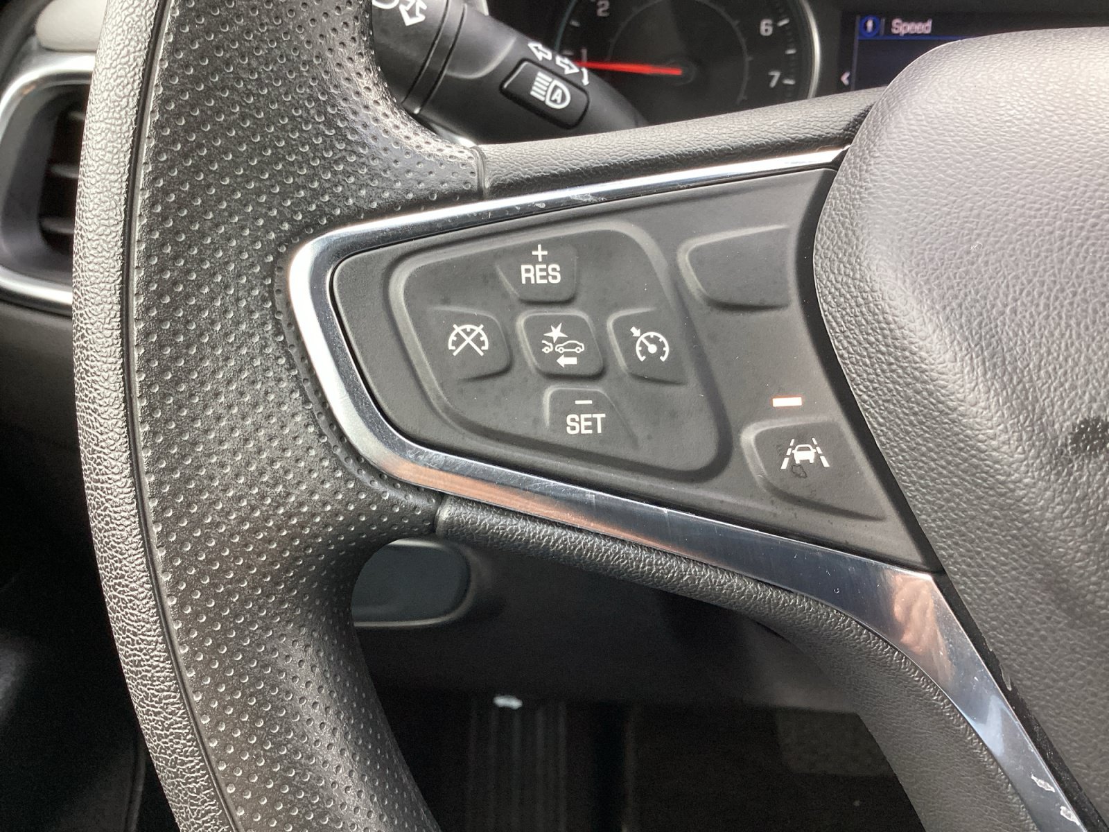 Used 2024 Chevrolet Equinox LS w/ LS Convenience Package AWD/4WD image 6