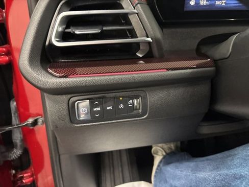 Used 2024 Chevrolet Traverse RS image 29