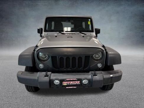 Used 2018 Jeep Wrangler Unlimited Sport w/ Connectivity Group AWD/4WD image 3