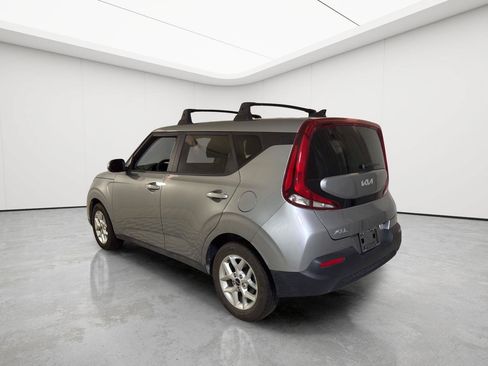 Used 2022 Kia Soul LX w/ Technology Package FWD image 4