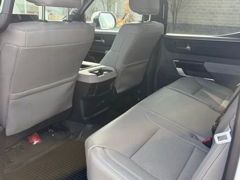Used 2025 Toyota Tundra Limited AWD/4WD image 35