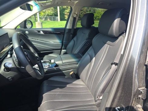 Used 2025 Genesis GV80 2.5T Standard AWD/4WD image 11