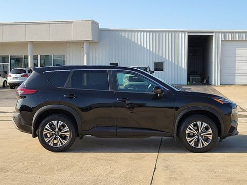 Used 2022 Nissan Rogue SV FWD image 6