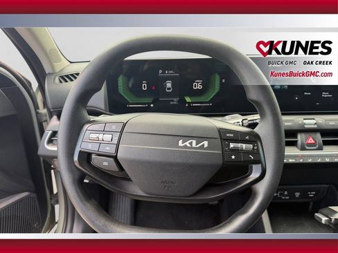 Used 2025 Kia K4 FWD image 15