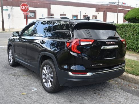 Used 2023 GMC Terrain SLT image 7