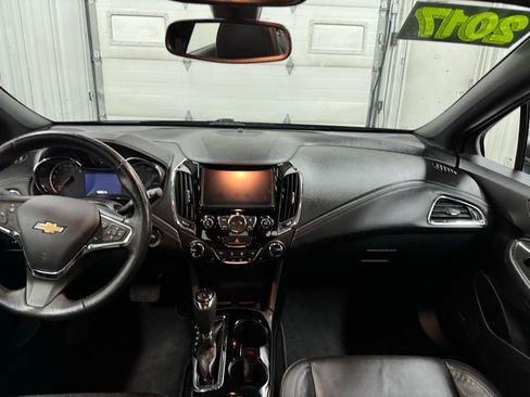 Used 2017 Chevrolet Cruze Premier image 20