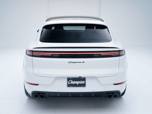 New 2026 Porsche Cayenne S image 10