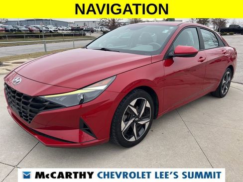Used 2023 Hyundai Elantra SEL w/ Convenience Package image 3
