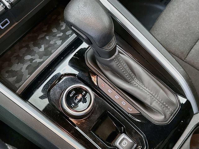 Used 2024 Chevrolet Colorado Trail Boss w/ Technology Package AWD/4WD image 18