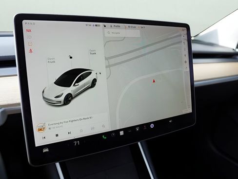 Used 2020 Tesla Model 3 Standard Range image 17