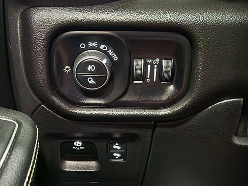 Used 2024 RAM 1500 Laramie AWD/4WD image 44