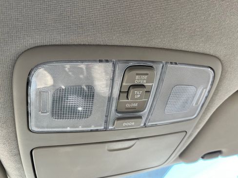 Used 2011 Hyundai Elantra SE image 22