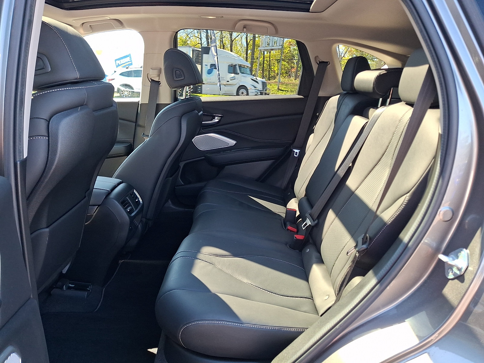 Certified 2025 Acura RDX w/ Technology Package AWD/4WD image 10