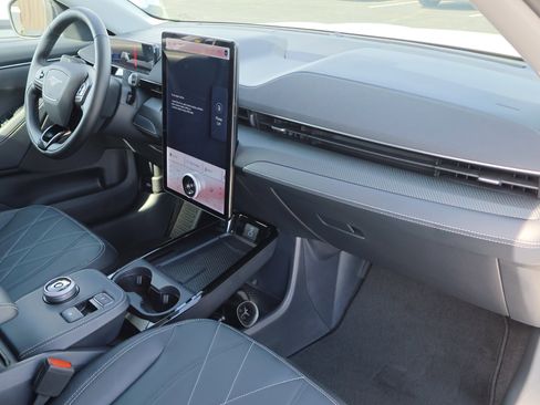 Certified 2024 Ford Mustang Mach-E Select image 36
