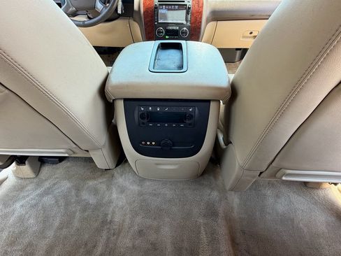 Used 2014 Chevrolet Tahoe LTZ RWD image 26