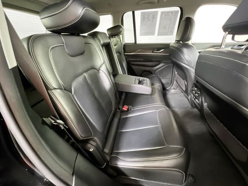 Used 2023 Jeep Grand Cherokee Limited AWD/4WD image 26